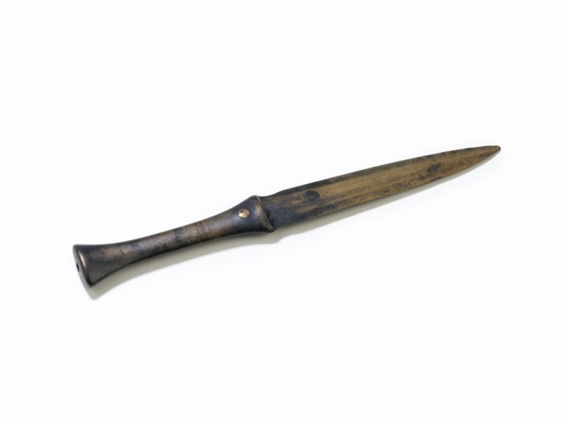 Vollgriffdolch aus Bronze, um 1300 v. Chr. (© Foto: Museum Gherdëina) Vollgriffdolch aus Bronze, um 1300 v. Chr. (© Foto: Museum Gherdëina)