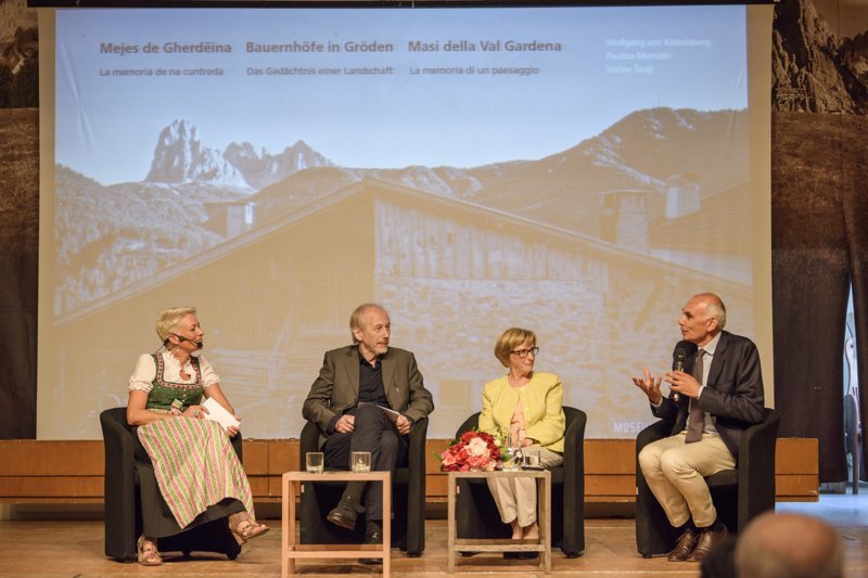 Dialogo con gli autori Wolfgang von Klebeslberg, Paulina Moroder e Vaclav Sedy; moderazione Ilke Senoner