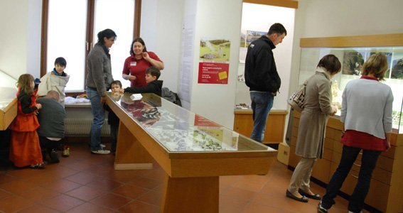 Eisenzeitliche Bekleidung kennenlernen und selber ausprobieren Eisenzeitliche Bekleidung kennenlernen und selber ausprobieren