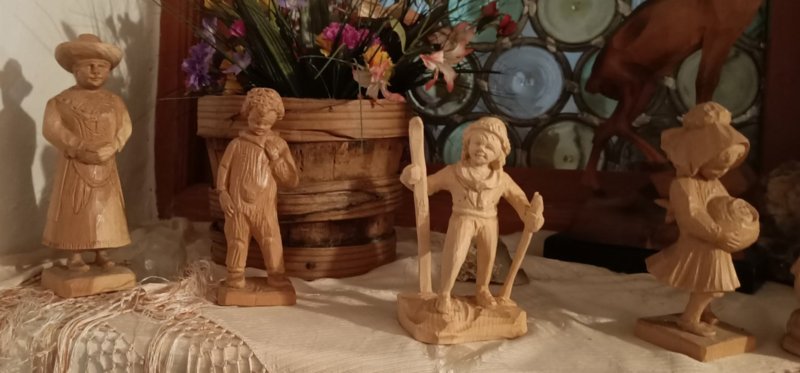 Figures zipledes da Filomena Debon Figures zipledes da Filomena Debon