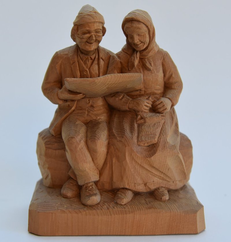 Figures de Mariana Mussner zipledes de si fantasia: Ël che liej la zaita y ëila che fej ciauza Figures de Mariana Mussner zipledes de si fantasia: Ël che liej la zaita y ëila che fej ciauza